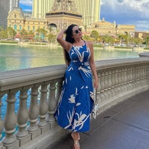 Elegant Blue Floral Dress